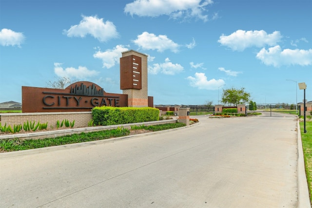 view of community / neighborhood sign