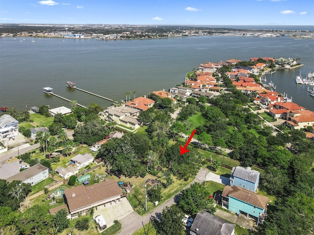 Listing photo 3 for 1802 E Winn St, Kemah TX 77565