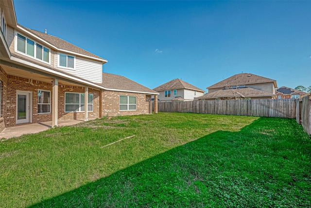 view of yard featuring a patio area