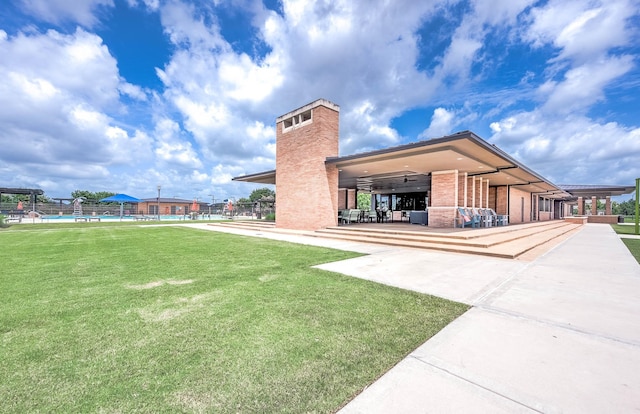 exterior space featuring a lawn