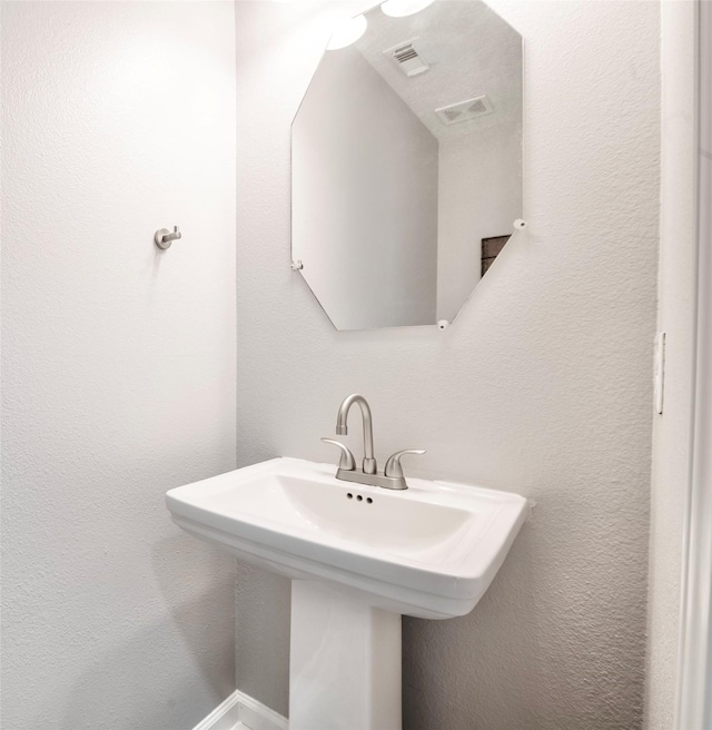 bathroom with sink