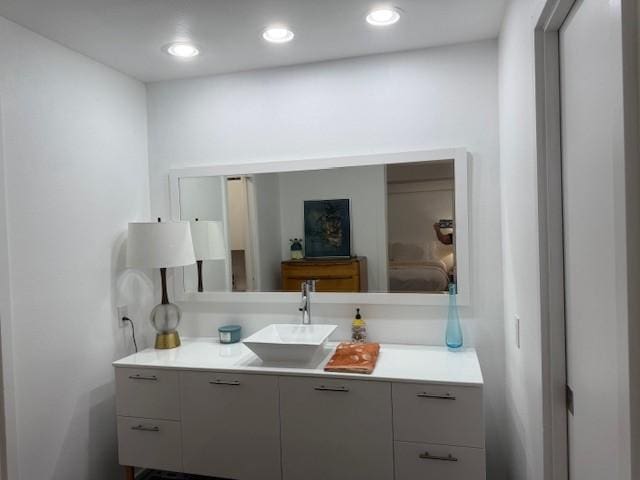 bathroom featuring sink