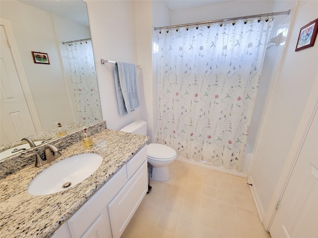 full bathroom with vanity, a healthy amount of sunlight, toilet, and shower / tub combo