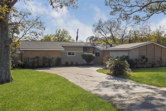 ranch-style home with a front lawn