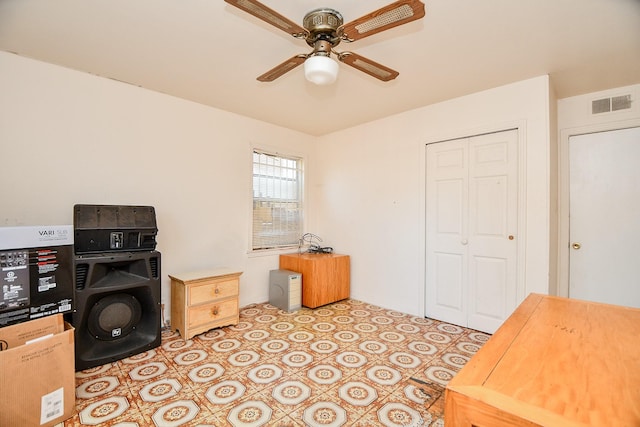 office area featuring ceiling fan