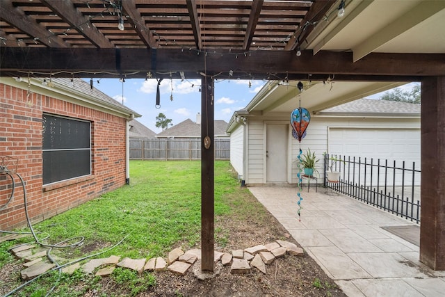 view of yard with a garage