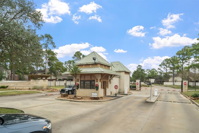 view of front of property