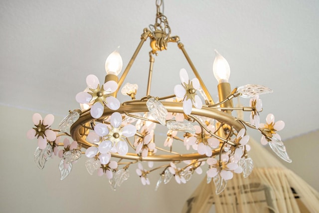 room details with a chandelier