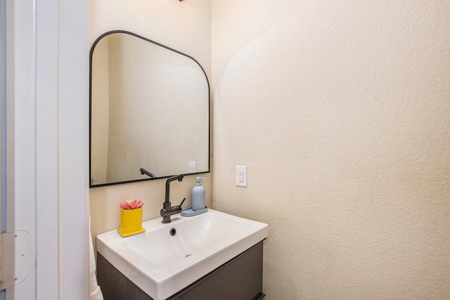 bathroom featuring sink