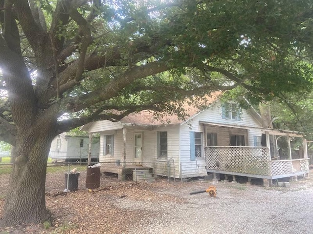 view of front of property