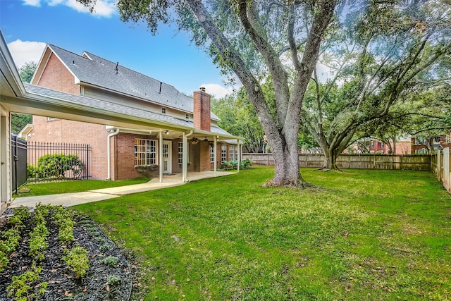 view of yard featuring a patio