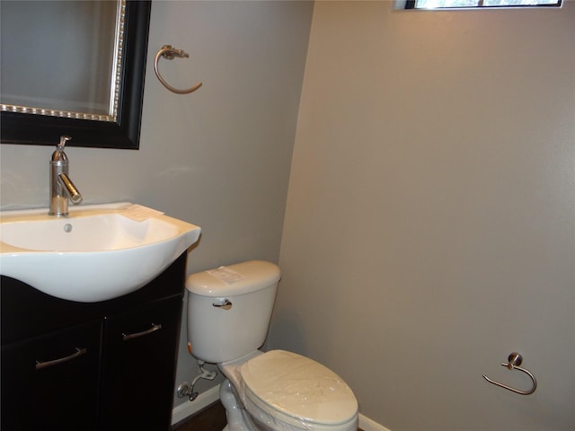 3932 Feagan St, Houston, TX 77007 - bathroom with vanity, toilet, and baseboards