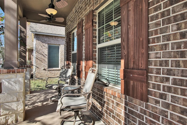 view of patio with ceiling fan and covered porch