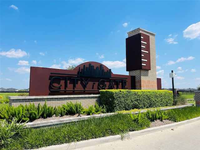 view of community / neighborhood sign