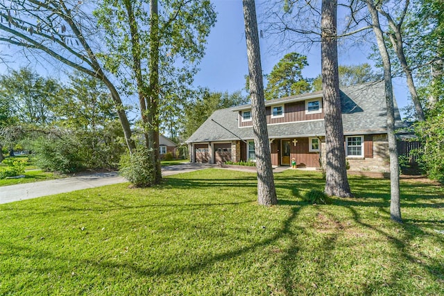 view of front of property with a front yard