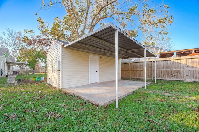 view of outdoor structure featuring a yard