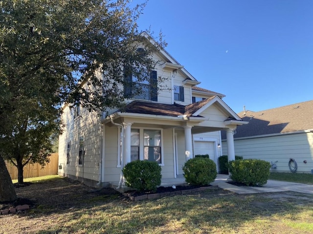 view of front of property with a front lawn