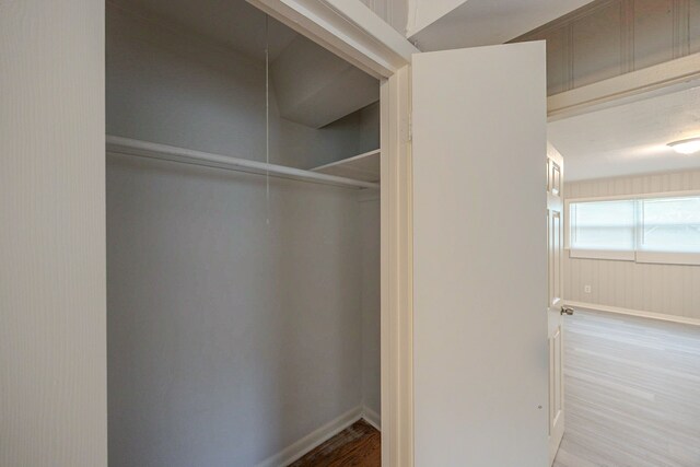 1202 14th Ave N, Texas City, TX 77590 - view of closet