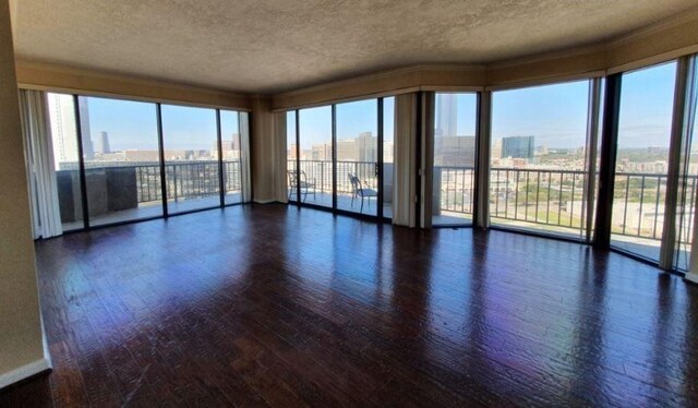 Listing photo 3 for 3350 Mccue Rd Unit 1703, Houston TX 77056