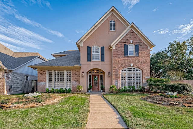 front of property featuring a front yard