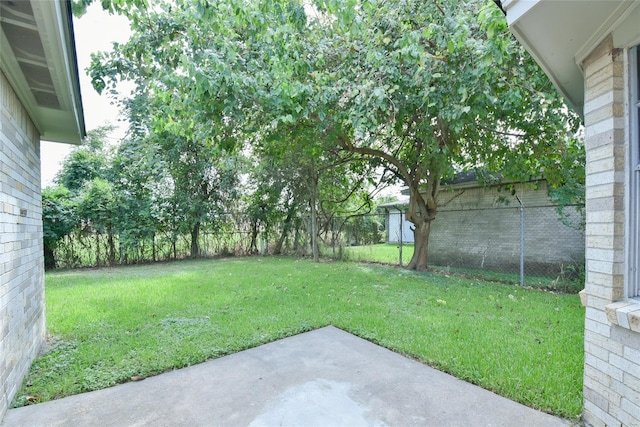 view of yard with a patio area