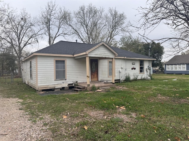 view of front of house with a front lawn