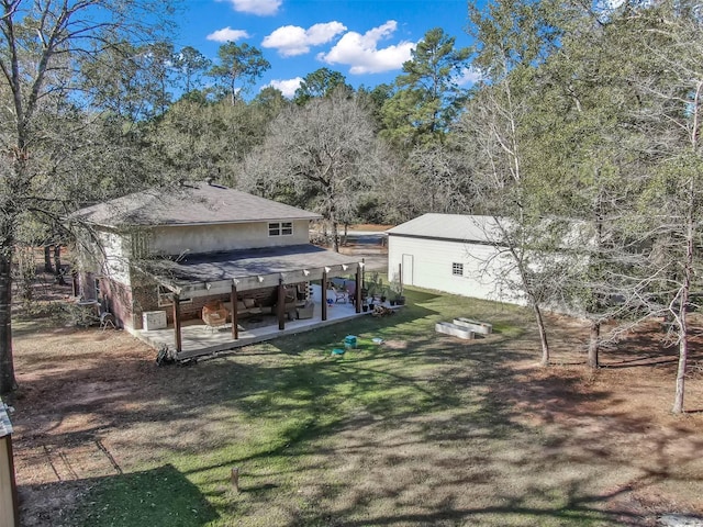 view of yard featuring a patio area