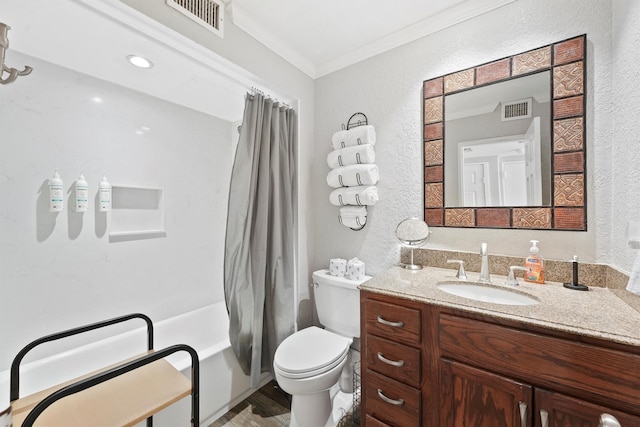 5220 Seawall Blvd Unit 1536/37, Galveston, TX 77551 - full bath with ornamental molding, vanity, shower / bath combination with curtain, a textured wall, and wood finished floors