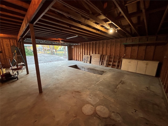 6402 Jim St, Houston, TX 77092 - view of garage