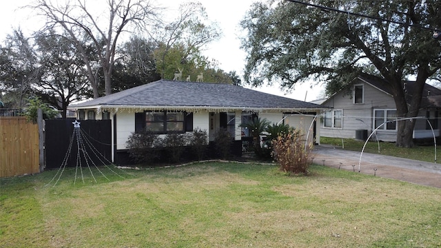 view of front of house with a front yard