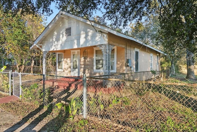 view of front of home featuring covered porch