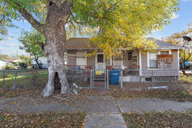 view of front of property