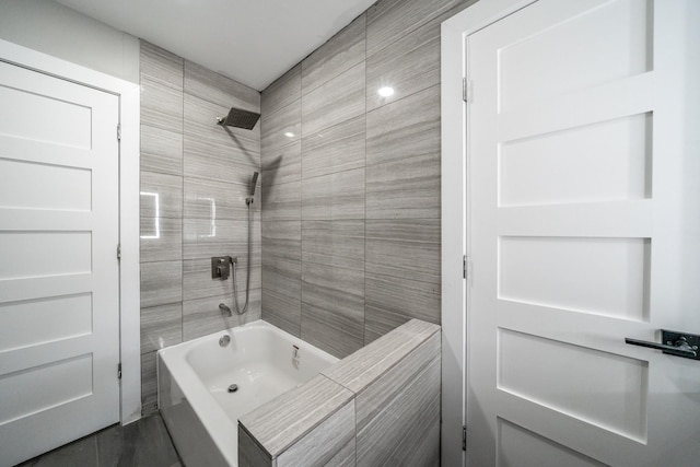 bathroom with shower / bathtub combination