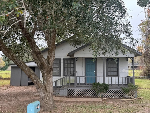 view of front facade featuring a porch