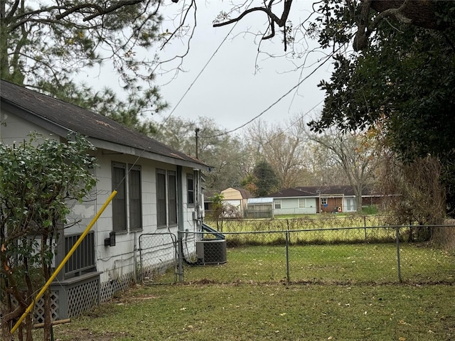 view of yard featuring cooling unit