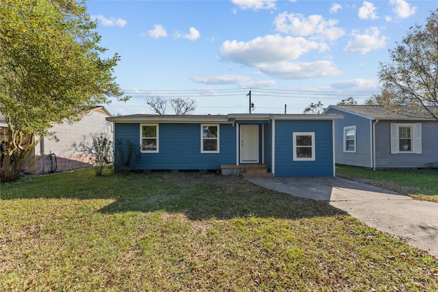 225 19th Ave N, Texas City, TX 77590 - ranch-style home featuring entry steps, concrete driveway, and a front yard