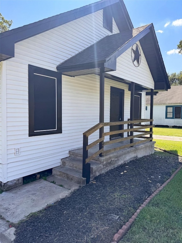 view of front of house with a porch