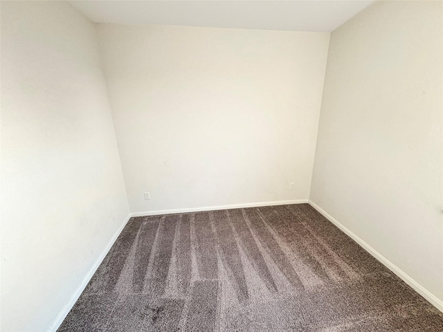 unfurnished room with carpet