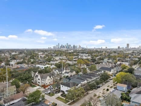 1148 Nicholson St, Houston, TX 77008 - aerial view with a view of city