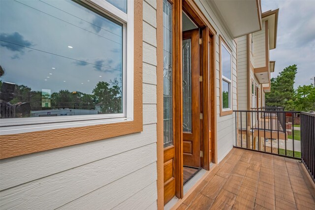 2206 Hoskins Dr, Houston, TX 77080 - view of balcony