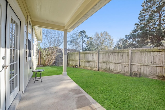 view of yard with a patio area