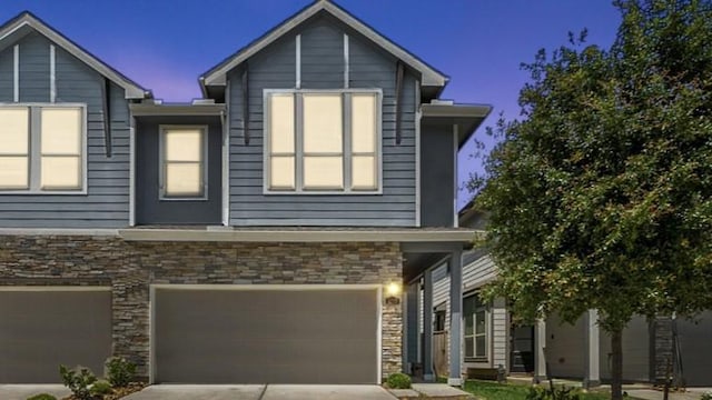 view of front of house featuring a garage