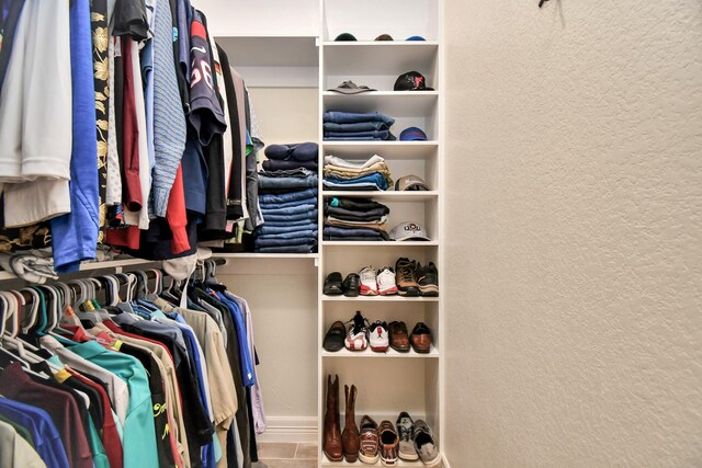 view of spacious closet