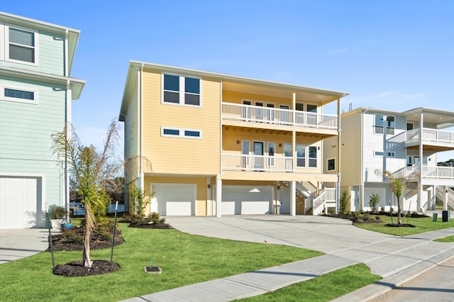 view of front facade with a front lawn