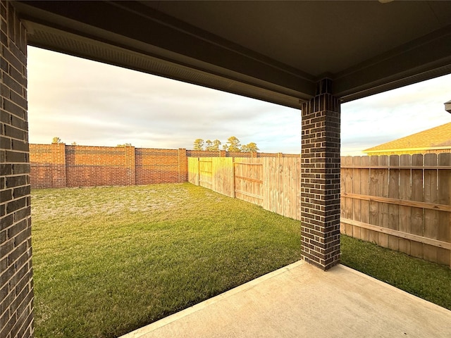 view of yard with a patio