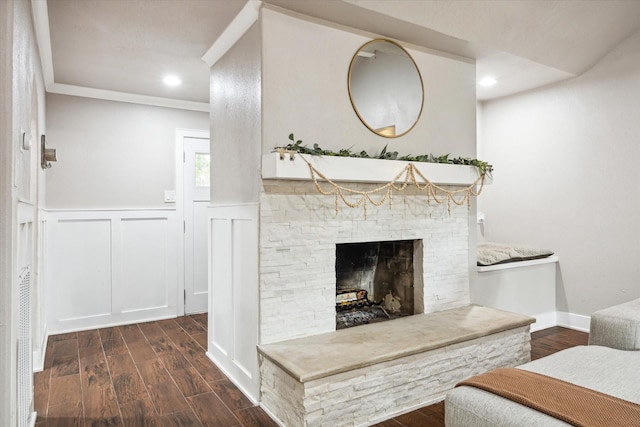 living room featuring a fireplace