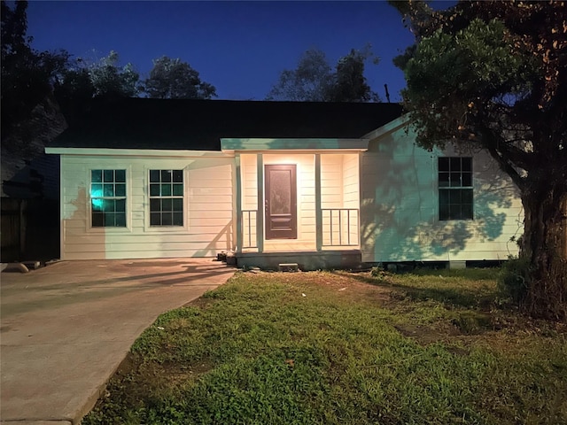 view of front of property