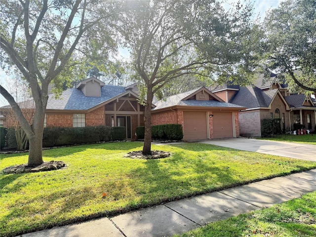 view of front of house featuring a front yard