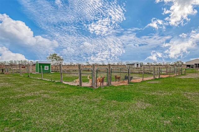 view of yard featuring a rural view