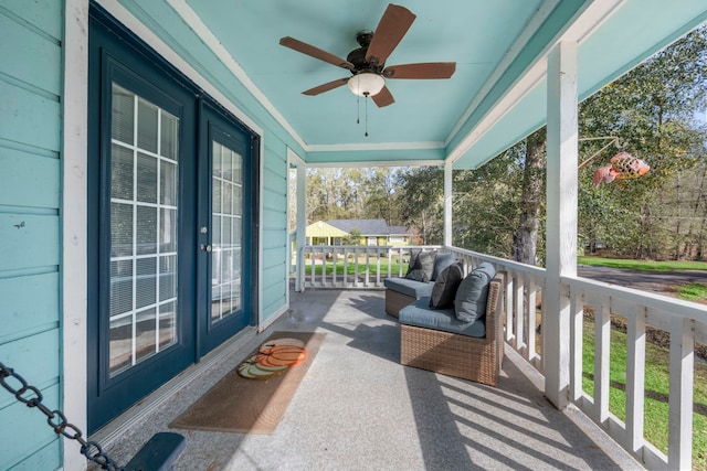 sunroom / solarium with ceiling fan